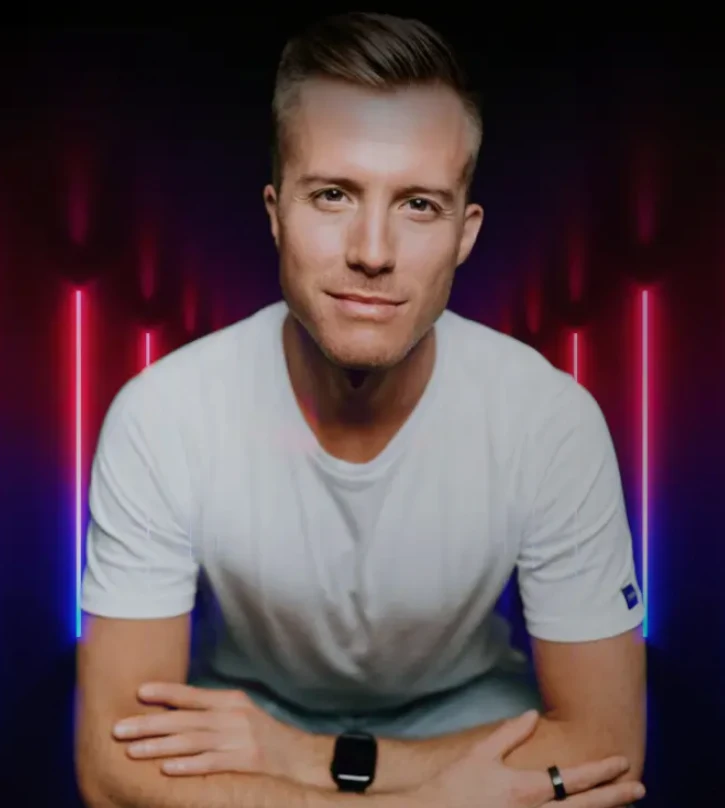 Brody Lee portrait